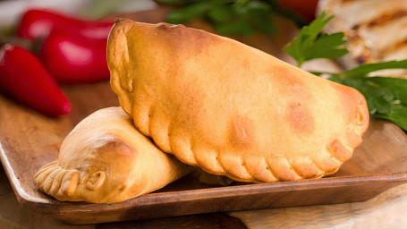 Empanada Di Pollo Con Chipotle