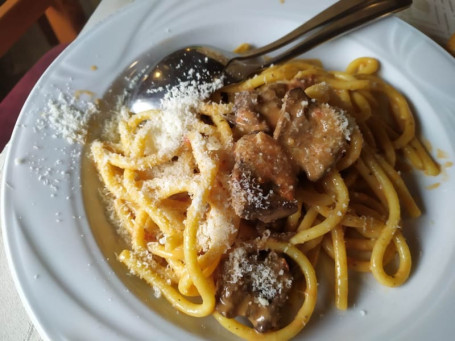 Bigoli/Tagliatelle Al Guanciale/Porcino/Salsiccia/Ragù Di Verdure/Crema Di Pesto