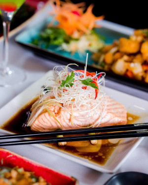 Steamed Salmon With Ginger, Spring Onions Black Bean