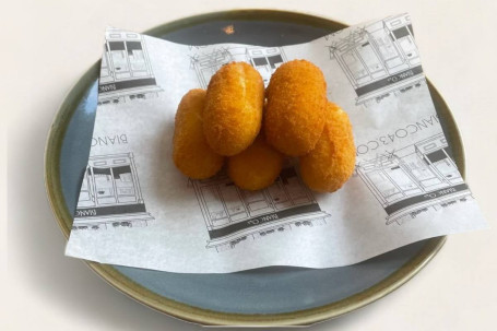 Potato Croquettes With Mozzarella (V)