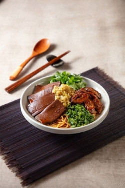 Zhū Cháng Yā Xuè Bàn Miàn Stirred Noodles With Pig Intestine Duck Blood