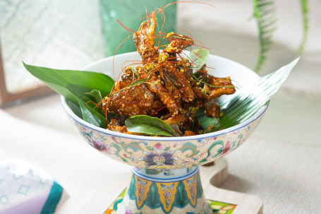 Keropok Keping: Caramelized Fish Skin, Lime Leaves, Pistachio Jiāo Táng Cuì Yú Pí