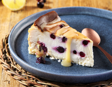 Nuovo Cheesecake Al Limone E Ribes Nero Al Forno (V)