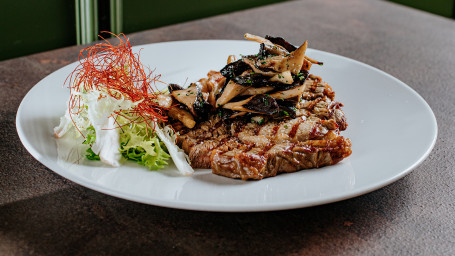 Tagliata Podolica Con Funghi Cardonecelli