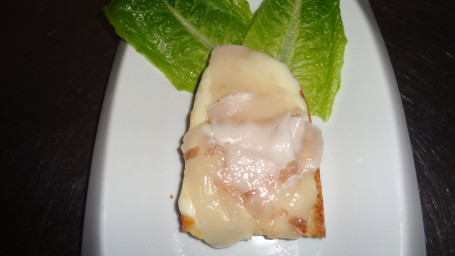 Crostone Con Il Lardo Di Cinta E Cacio Fresco