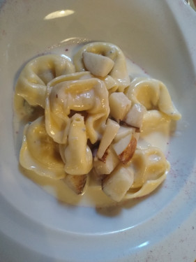 Tortelloni Ripieni Di Toma E Nocciole Con Gorgonzola E Pere