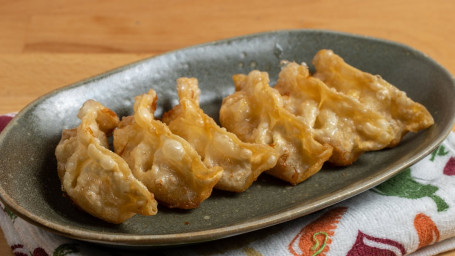 A1. Gyoza (6 Pieces)