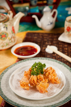 Wǔ Liǔ Jiàng Sū Zhà Yún Tūn 6 Pcs Deep Fried Wonton In Sweet And Sour Sauce (Small)