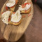 Bruschetta Con Bufala E Pomodoro