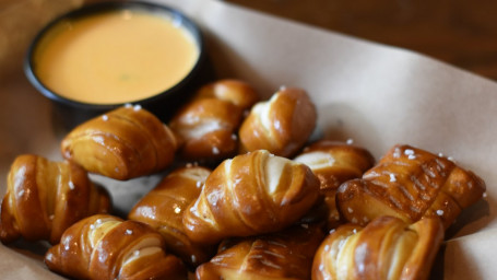 Bocconcini Di Pretzel E Formaggio Alla Birra