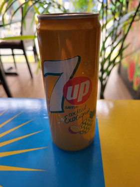 7 Up Cocktail Exotique