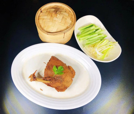 Aromatic Crispy Duck (Served With Pancakes) (Quarter)1/4 Xiāng Sū Yā