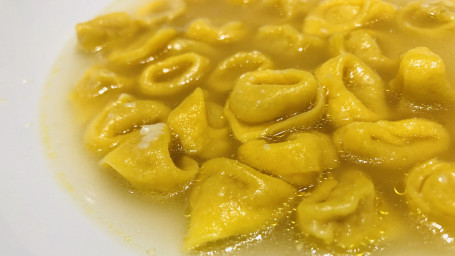 Tortellini In Brodo O Con La Panna