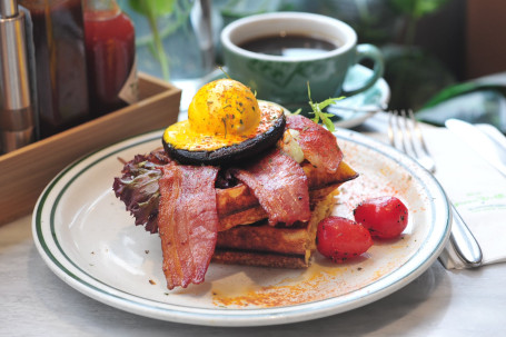 Shāo Kǎo Gū Yān Ròu Wō Fū Bīn Ní Dí Dàn Portabello And Bacon Waffle Benedict