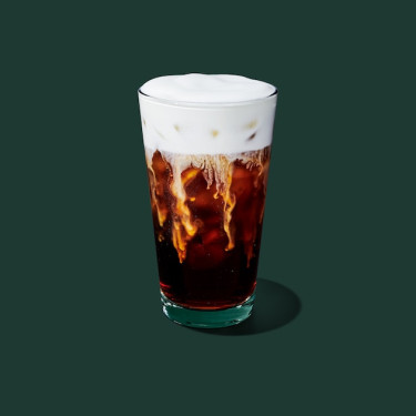 Cold Brew Con Schiuma Fredda Di Crema Salata