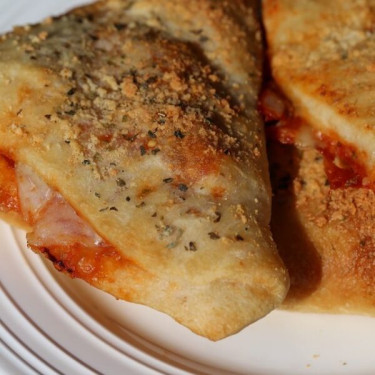 Calzone Ai Peperoni