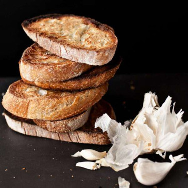 Pane Tostato All'aglio