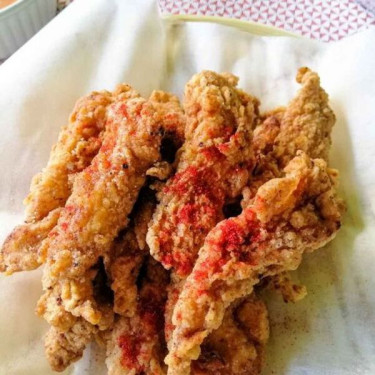 Dita Di Pollo Con Patatine Fritte