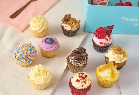 No Nuts 24 Mini Cupcakes Box