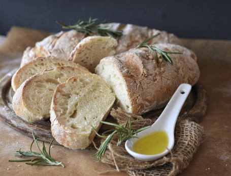 Salsiccia, Uovo Formaggio Su Ciabatta