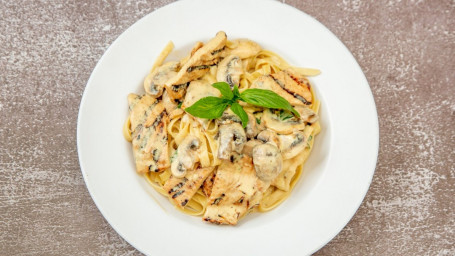 Fettuccine Alfredo W. Chicken &Mushrooms