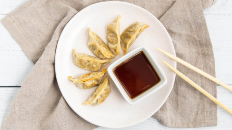 Vegetable Gyoza (6 Pc)