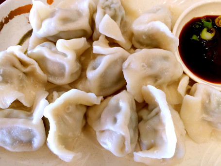 Pork And Cabbage Boiled Dumplings (12 Pieces)