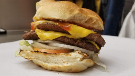 Cheeseburger With Fries 12 Oz Pop