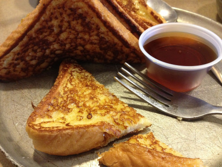 Bastoncini Di Toast Alla Francese Con Bevanda Allo Sciroppo