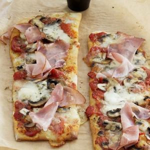 Pizza Prosciutto E Funghi