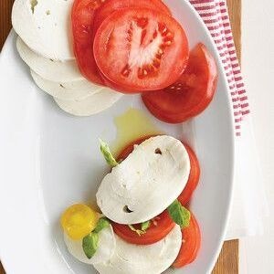 Insalata Fresca Di Mozzarella E Pomodoro