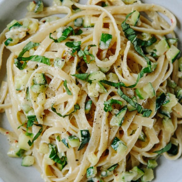 Fettuccine Alla Crema D'aglio