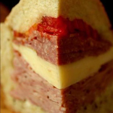 Salame E Formaggio