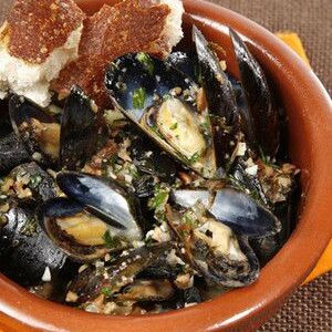 Cozze Al Vino Bianco E Aglio Arrosto