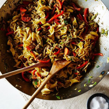 Tagliatelle Hakka Al Pollo E Uovo