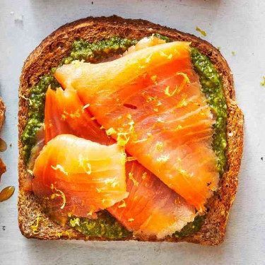 Toast Al Salmone Affumicato