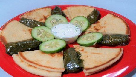 Dolmades With Pita