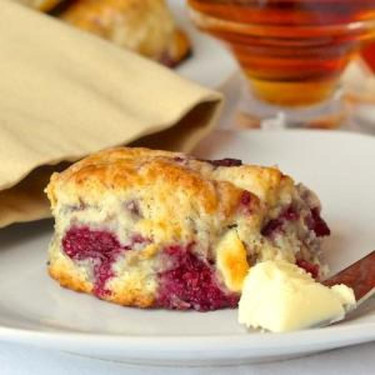 Scone Alla Frambuesa E Cioccolato Bianco