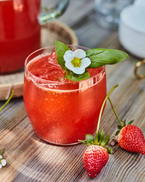 Limonata Alla Fragola E Basilico