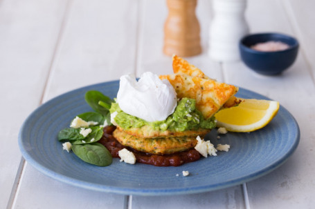 Corn And Zucchini Fritters With Grilled Haloumi (2638 Kj)