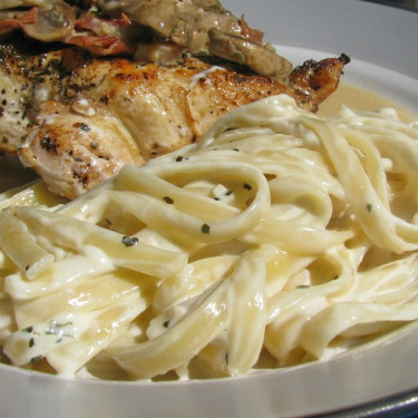 Linguini Alfredo