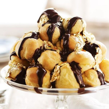 Profiteroles Al Caramello Salato