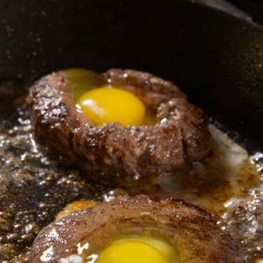 Hamburger Con Uova E Formaggio