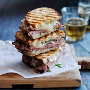 Panini Al Prosciutto E Formaggio