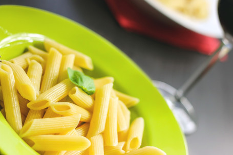 Penne Rosa Con Pollo Impanato Al Parmigiano