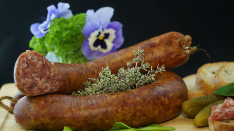 Pasto Di Biscotto Con Salsiccia Doppia, Uovo E Formaggio