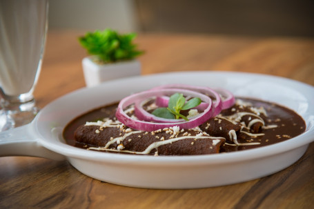 Enchiladas Con Mole