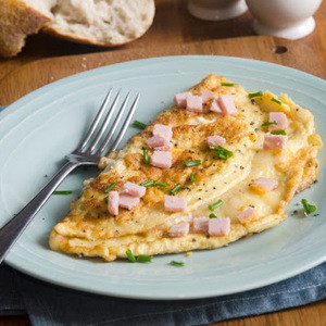 Omelette Prosciutto E Formaggio (270 Calorie.