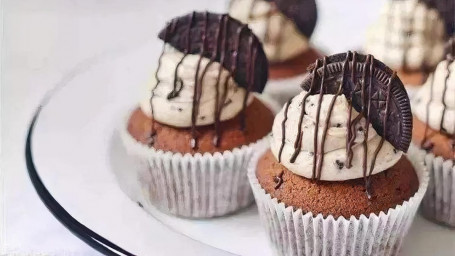 Chocolate Oreo Cupcakes (6Pc)