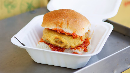 Vada Pav (1 Piece)